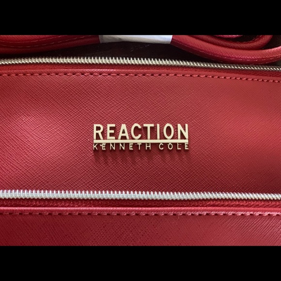 Kenneth Cole Reaction Baked Apple Cross Body Bag - Picture 7 of 7